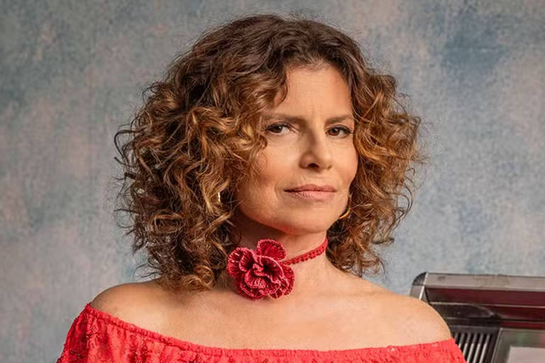"Vale Tudo: comparação entre Beatriz Segall e Débora Bloch interpretando Odete Roitman"
