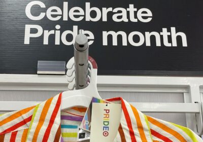 Mês do Orgulho: displays recuados da Target no ano de 2023 ainda influenciam