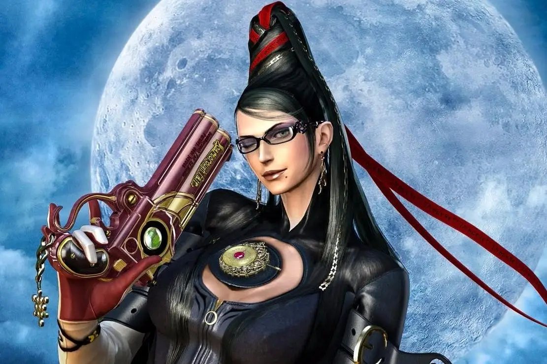 Bayonetta, personagem icônica de jogo criado por Hideki Kamiya, em pose de ação com arma.