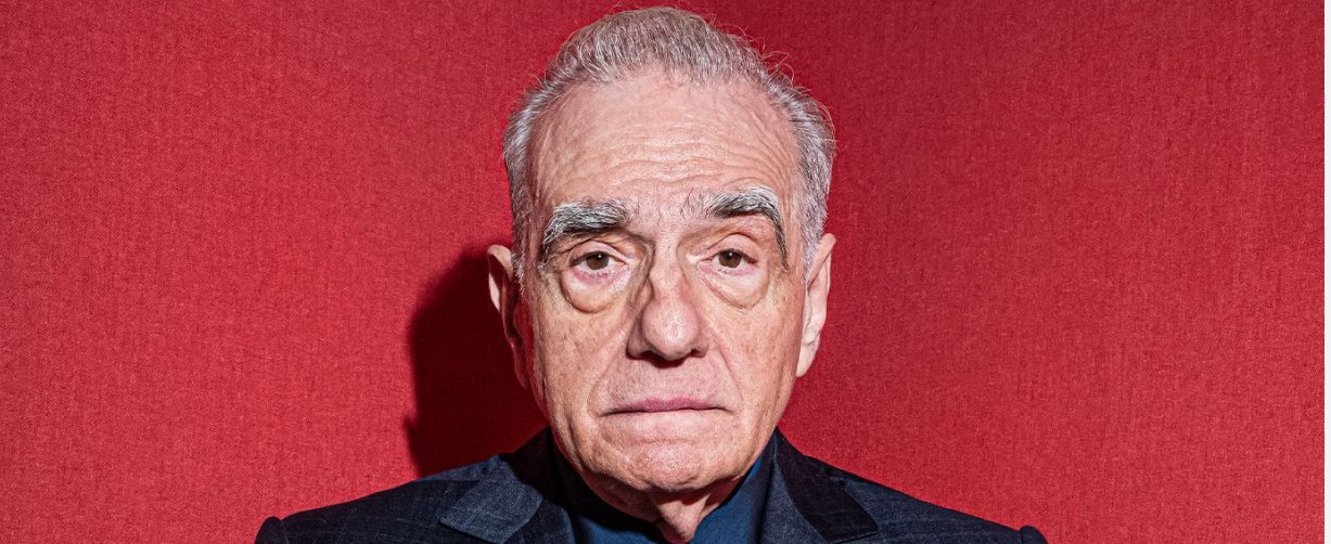 "Scorsese revela: diretor Martin Scorsese em evento oficial de cinema demonstrando seriedade"
