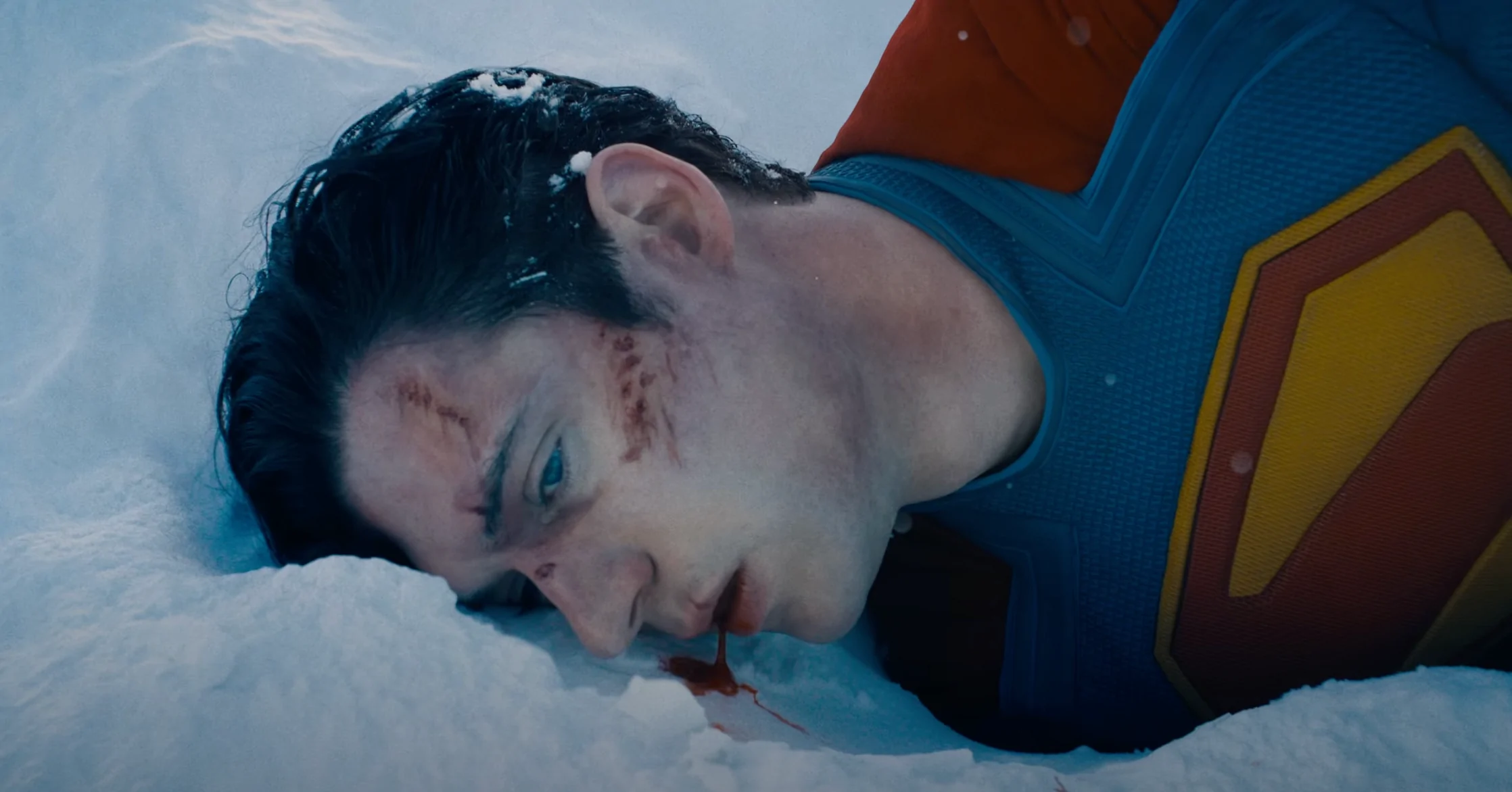 "Superman Gunn trailer: Representação do trailer duplo adaptado onde Clark Kent crescerá no novo filme de James Gunn."
