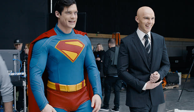 "James Gunn: diretor comandando as filmagens do novo Superman em Cleveland"

