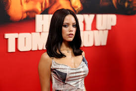 Jenna Ortega: Cena do filme A Morte de um Unicórnio marcando transição de carreira da atriz"